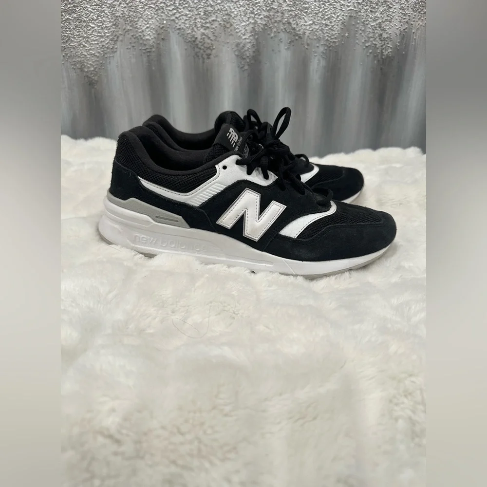 New Balance 997th Sneaker Women’s 9 - Picture 2 of 6